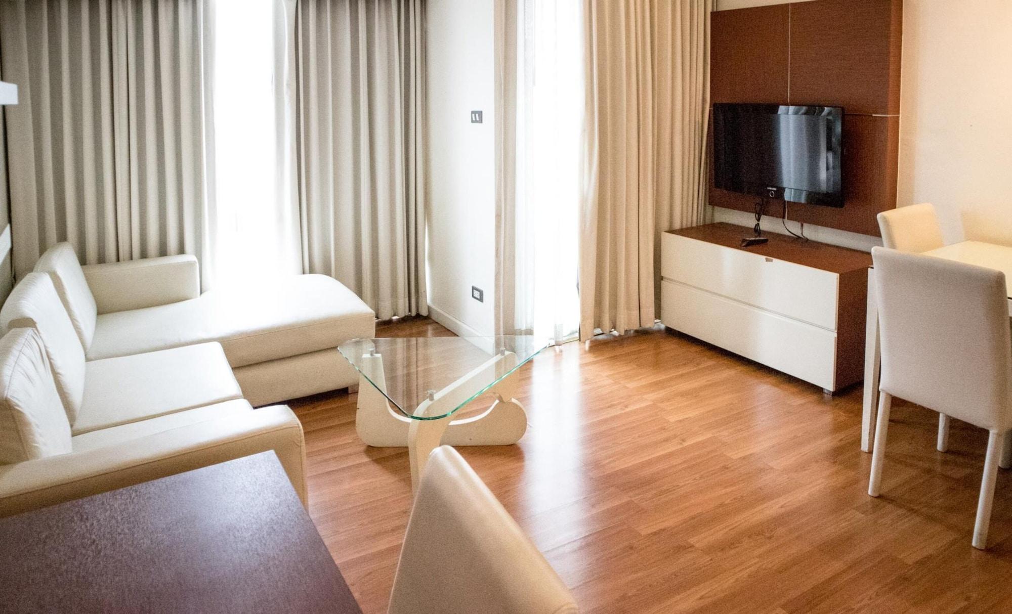 Sathorn Grace Serviced residencia Bangkok Exterior foto