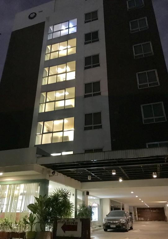 Sathorn Grace Serviced residencia Bangkok Exterior foto