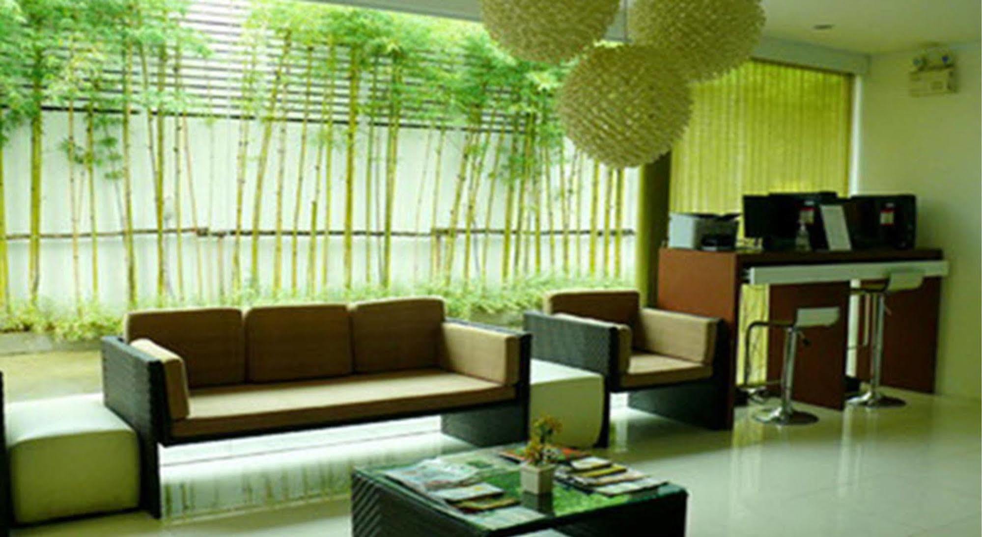 Sathorn Grace Serviced residencia Bangkok Exterior foto