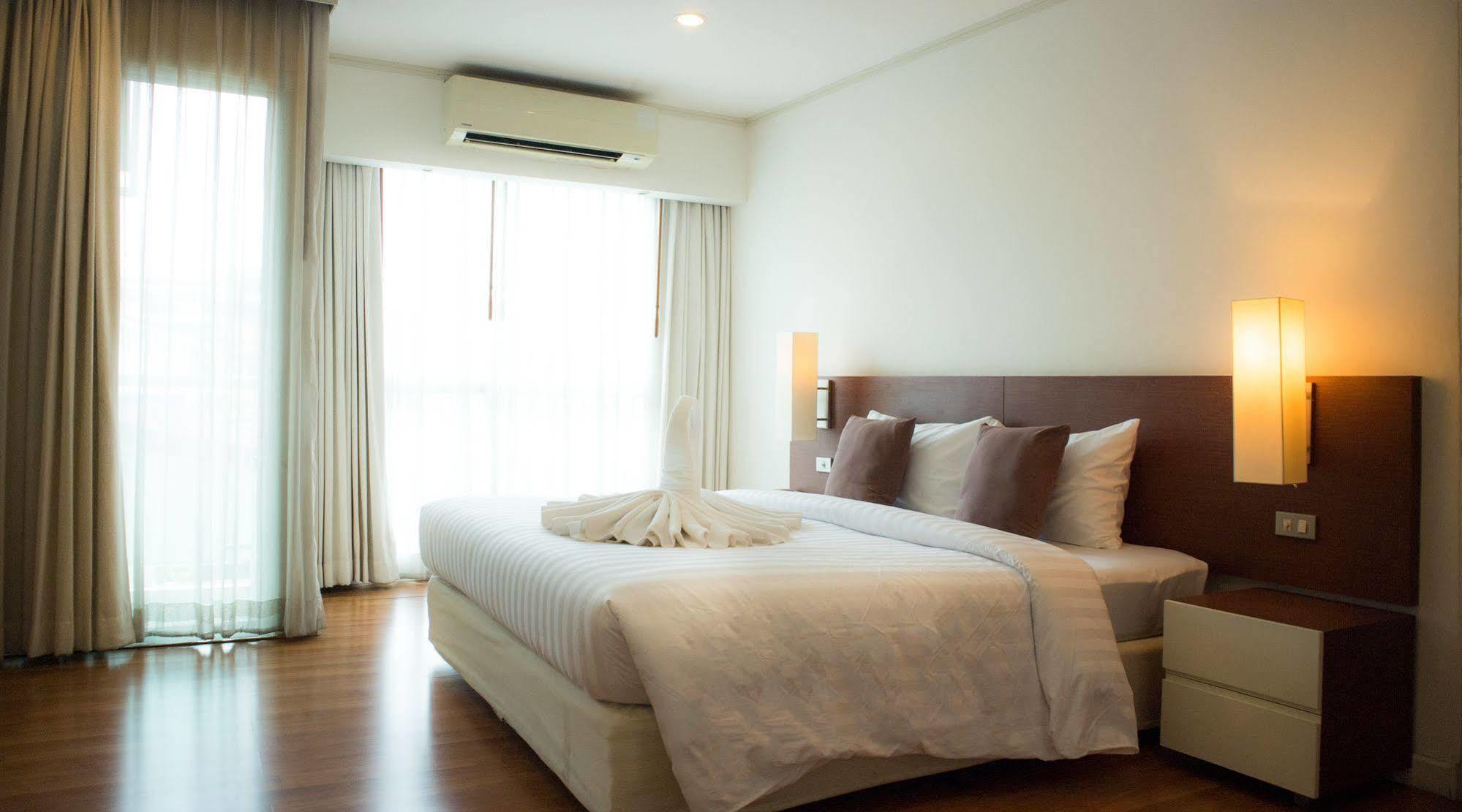 Sathorn Grace Serviced residencia Bangkok Exterior foto